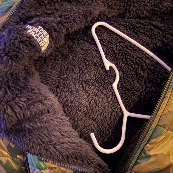 Boys North Face Coat - Picture 3 of 4